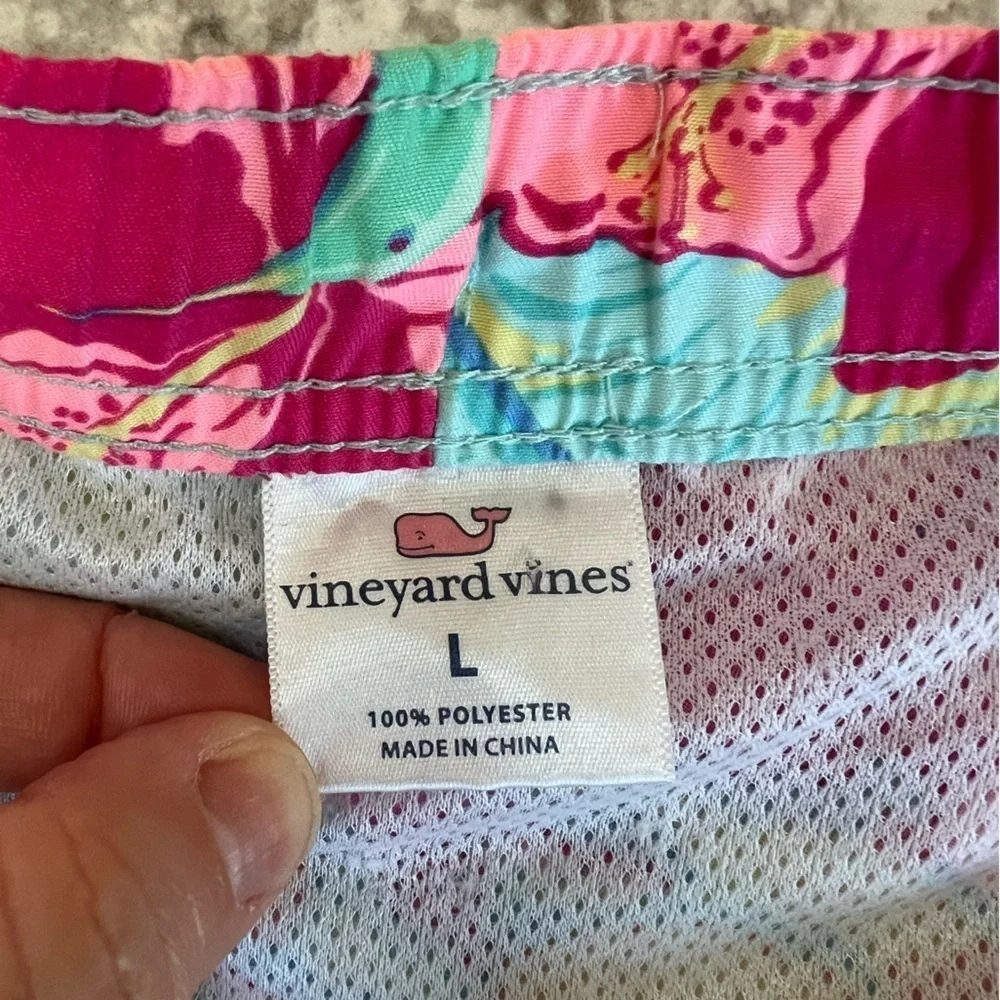 VINEYARD VINES 7” Chappy Printed Floral Hummingbird Swim Trunks, Blue/Red, L